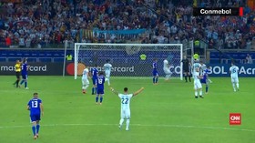 VIDEO: Messi Bantu Argentina Hindari Kekalahan dari Paraguay