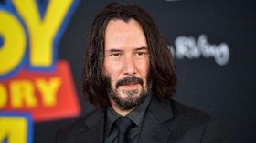 Keanu Reeves Merasa Terhormat Jika Bisa Gabung Semesta Marvel