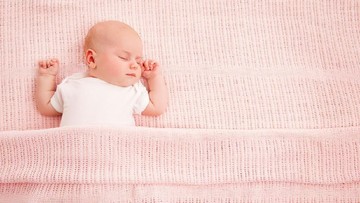NORMALKAH MATA BAYI TERLIHAT JULING?