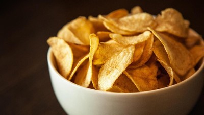 img-title 6 Makanan Penyebab Kesemutan, Enak Tapi Bikin Tangan Kebas