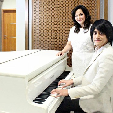 Pesan Haru Memes pada Kevin Aprilio yang Nikah Hari Ini