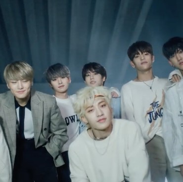 Tanpa Hyunjin, Stray Kids Tetap Jadi Model Kosmetik CLIO