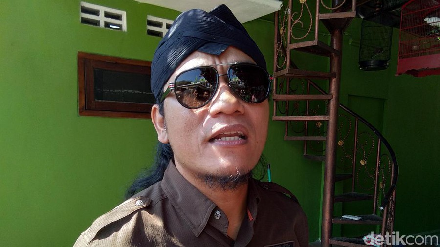 Gus Miftah dan Masjid tempat Deddy Corbuzier bersyahadat.