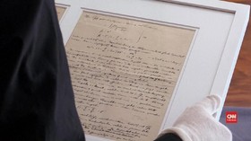 VIDEO: Tulisan Tangan Einstein Dipamerkan di Museum Nobel