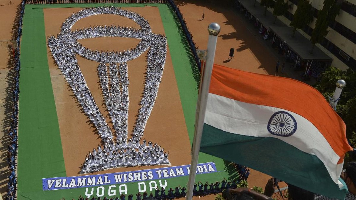 FOTO: Selaras Tubuh dan Pikiran dalam Hari Yoga Internasional