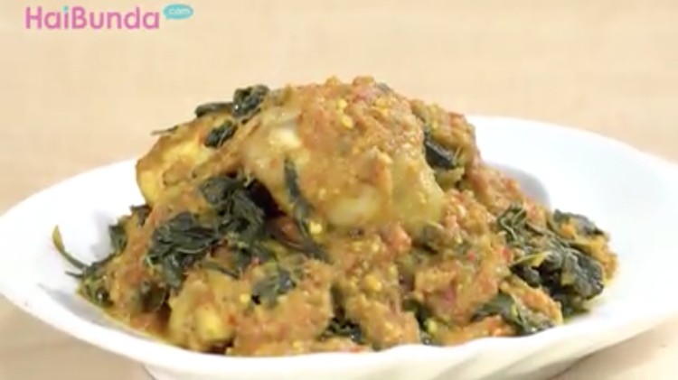 Resep ayam yang satu ini sangat cocok disajikan untuk makan siang Bunda dan keluarga.