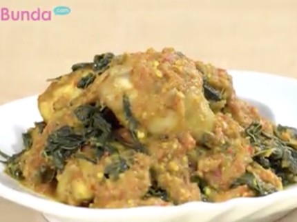 Resep Ayam Betutu Daun Singkong, Aroma Rempahnya Menggoda