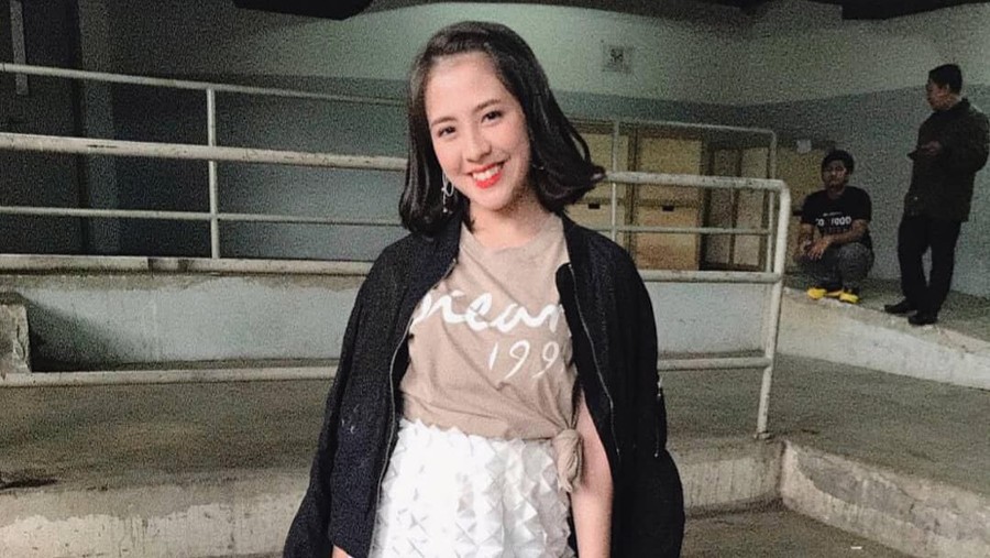 Zara JKT48 hadir meramaikan acara Nebeng Boy bersama Boy William. 