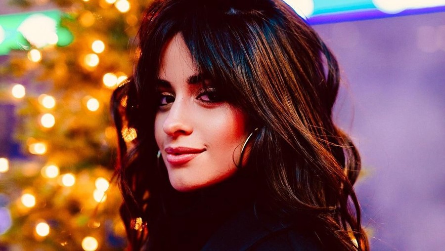 Lirik Lagu Cry for Me - Camila Cabello Lirik lagu dan video musik Cry for yang dibawakan penyanyi asal Amerika Serikat, Camila Cabello.