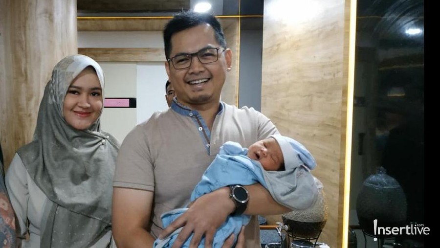 Tommy Kurniawan merasa hidung anaknya mirip dengannya.