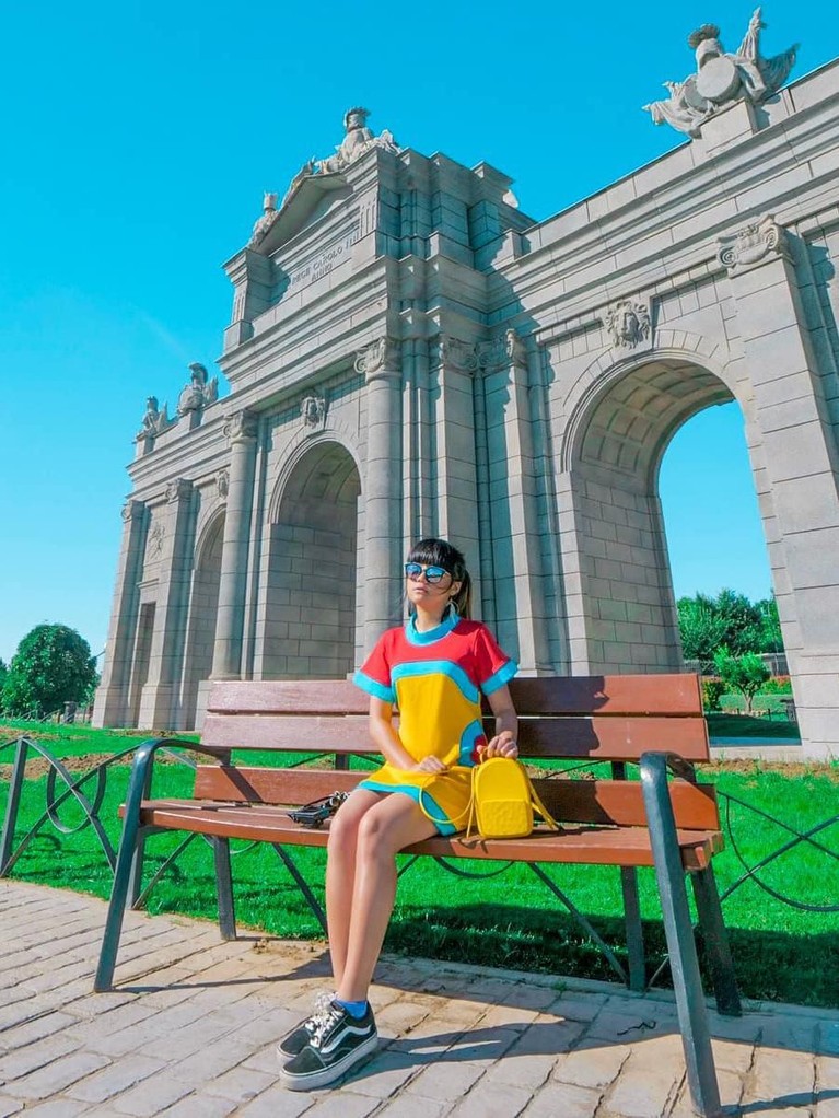 Tujuh gaya Cindy Gulla atau Cigul eks JKT48 yang sering berlibur di luar negeri. Seperti apa ya keseruannya Cigul?