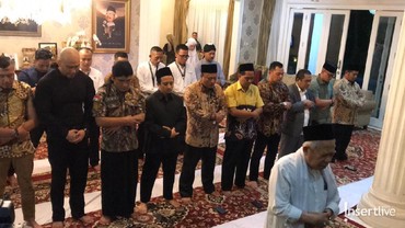 Salat Pertama Deddy Corbuzier Diimami Wakil Presiden Terpilih Indonesia