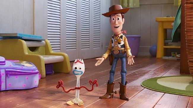 Disney mendesak para pembeli untuk segera mengembalikan boneka karakter Forky dari film Toy Story 4 demi keselamatan anak-anak yang bermain dengannya.