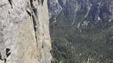 FOTO: Selah Schneiter, Pemanjat Tebing Cilik Asal Colorado Selah Schneiter gadis cilik berusia 10 tahun asal Colorado berhasil memanjat tebing El Capitan.