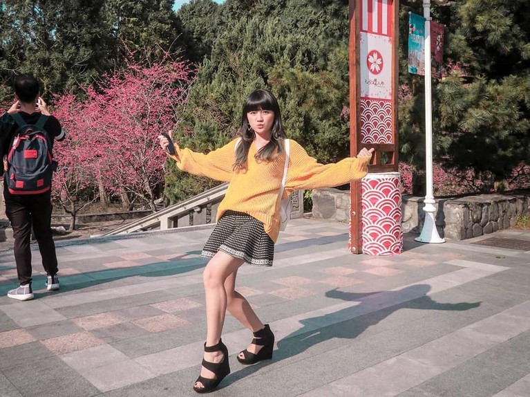 Tujuh gaya Cindy Gulla atau Cigul eks JKT48 yang sering berlibur di luar negeri. Seperti apa ya keseruannya Cigul?