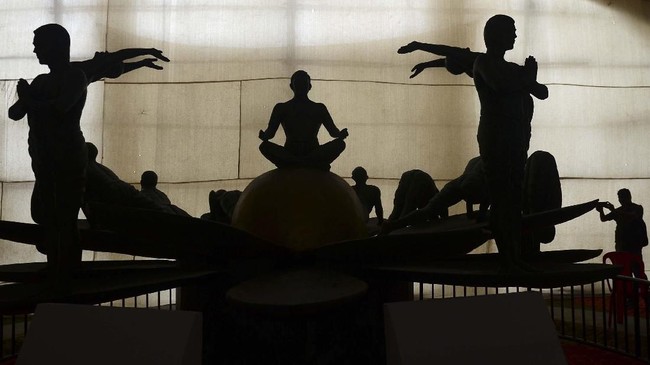 FOTO: Selaras Tubuh dan Pikiran dalam Hari Yoga Internasional