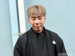 Dianggap Tak Bisa Ramal Diri Sendiri, Roy Kiyoshi Stres di Tahanan