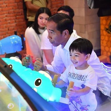 Bikin Gemez, Netizen Buat Jan Ethes jadi Trending