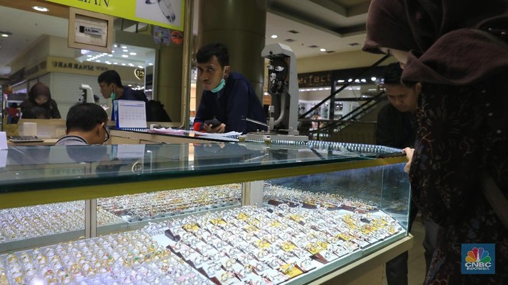 Harga Emas <i>Drop</i> Nyaris 1%, Ada Apa Ini? - PT Rifan Financindo