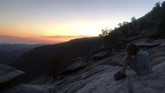 FOTO: Selah Schneiter, Pemanjat Tebing Cilik Asal Colorado Selah Schneiter gadis cilik berusia 10 tahun asal Colorado berhasil memanjat tebing El Capitan.