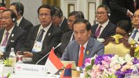 Jokowi Bicara Perang Dagang di KTT ASEAN di Bangkok Andi&nbsp;Video