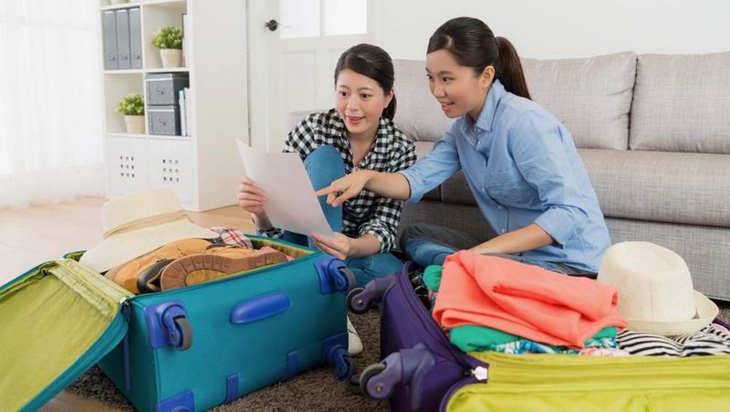 Mengepak barang untuk bepergian alias packing merupakan salah satu kemampuan penting sebelum melancong.