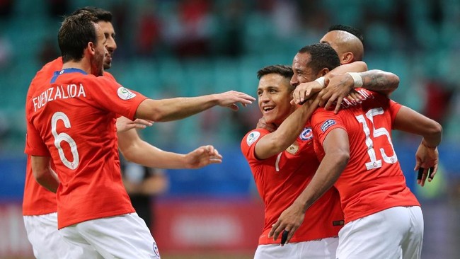 Timnas Chile menang tipis 2-1 atas Ekuador dalam lanjutan pertandingan Grup C Copa America 2019 di Stadion Arena Fonte Nova, Sabtu (22/6).