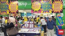 FOTO: Kabar Tutup Enam Gerai Supermarket Giant