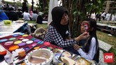 FOTO: Piknik di Lapangan Banteng Rayakan HUT Ke-492 Jakarta Pemprov DKI Jakarta berkolaborasi dengan sejumlah komunitas kreatif menggelar bazar berkonsep piknik di Lapangan Banteng, Jakarta Pusat.