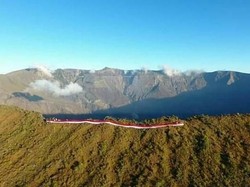 Trabas Dilarang di Gunung Sumbing dan Lawu, Tambora Bebas