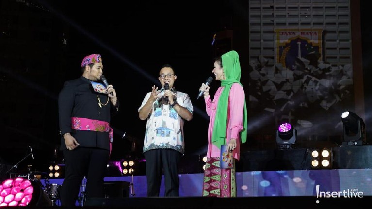 Ibu kota Republik Indonesia merayakan hari jadinya yang ke-492 pada tahun 2019. Berikut ini potret semaraknya perayaan HUT DKI Jakarta di Bundaran HI.