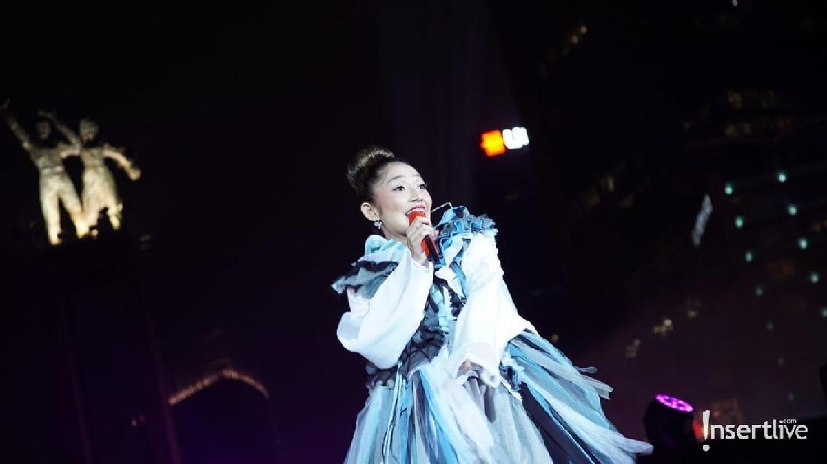 Ibu kota Republik Indonesia merayakan hari jadinya yang ke-492 pada tahun 2019&period; Berikut ini potret semaraknya perayaan HUT DKI Jakarta di Bundaran HI&period;