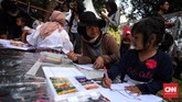 FOTO: Piknik di Lapangan Banteng Rayakan HUT Ke-492 Jakarta Pemprov DKI Jakarta berkolaborasi dengan sejumlah komunitas kreatif menggelar bazar berkonsep piknik di Lapangan Banteng, Jakarta Pusat.