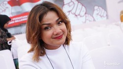 Cara Nirina Zubir Batasi Anak Menggunakan Gadget