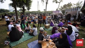 FOTO: Piknik di Lapangan Banteng Rayakan HUT Ke-492 Jakarta