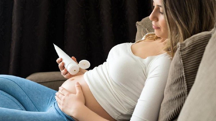 Ada beberapa makanan yang dipercaya bisa mencegah kemunculan stretch mark. Intip bahasannya di sini!
