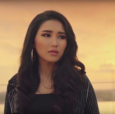 Deretan Pria yang Pernah Diisukan Dekat dengan Ayu Ting Ting