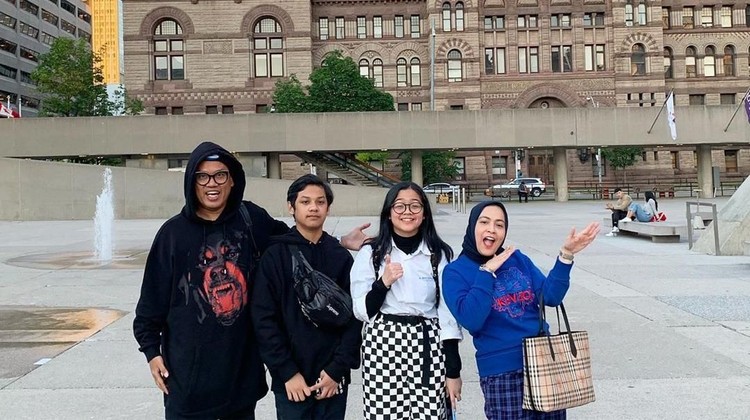 Uya Kuya berharap kedua anaknya bisa belajar dari bawah.