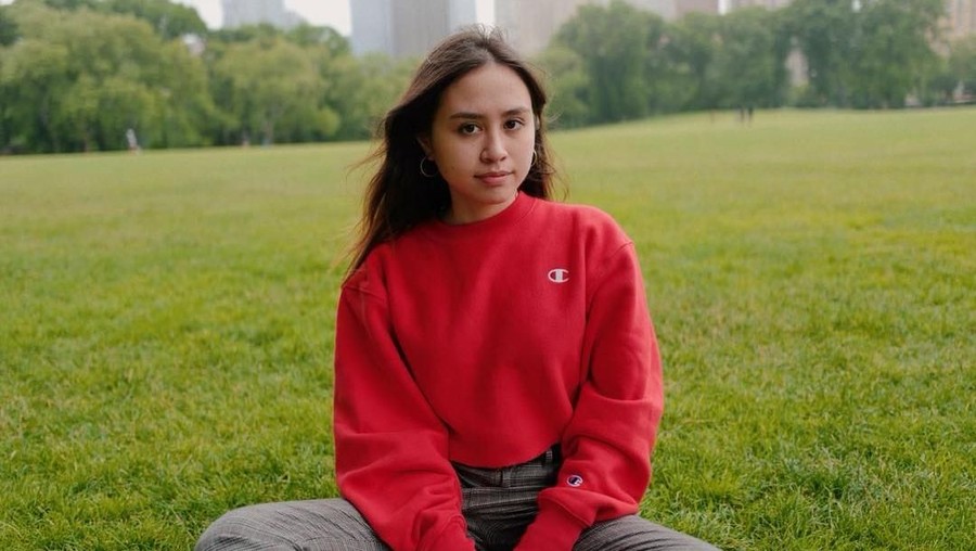 Lirik lagu Who We Are - Andrea Turk&period;