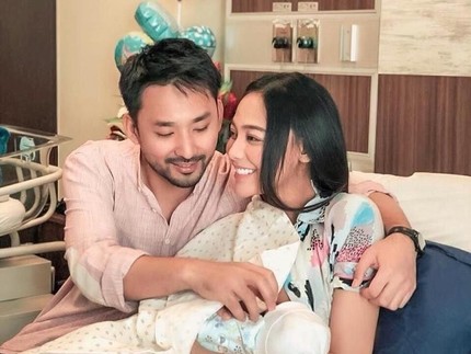 Sebatang Kara di Malaysia, Ini Cara Whulandary Herman Urus 2 Anak Batita