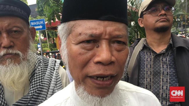 Abdullah Hehamahua menuding MK mempercepat jadwal sidang putusan PHPU Pilpres 2019 untuk menghindari aksi halalbihalal 212 pada Jumat 28 mendatang.