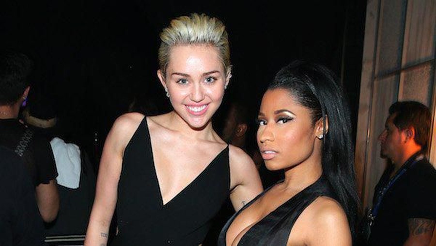 Hubungan Nicki Minaj dan Miley Cyrus kembali memanas. Apa penyebabnya?