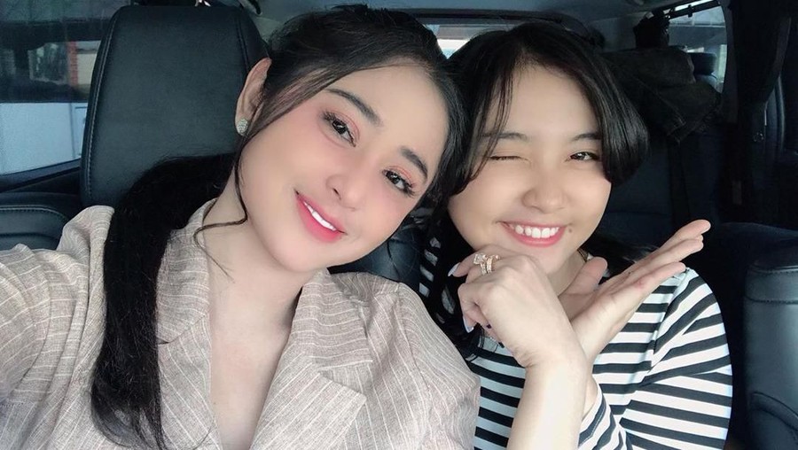 Lebby Wilayati akui Dewi Perssik sering belikan dirinya barang mewah hingga puluhan juta rupiah.