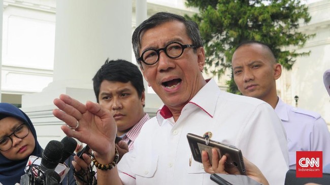Menkumham Yasonna Laoly menolak wacana pemindahan napi korupsi, dan menilai keberadaan lapas di Nusakambangan minim pengawasan masyarakat.