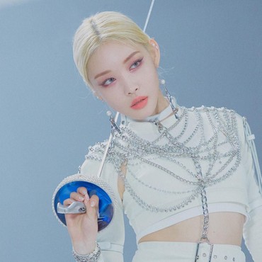 Comeback, Kim Chungha Rilis Musik Video Snapping