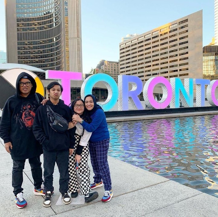 <p>Setelah berlibur ke Amerika Serikat pada akhir tahun lalu, Uya Kuya kali ini memboyong keluarganya liburan ke Kanada. (Foto: Instagram @astridkuya)</p>