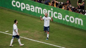 Jesus Lancarkan Perang Saraf untuk Messi dan Aguero