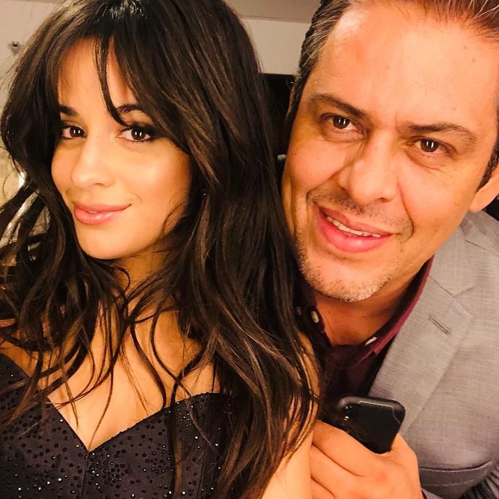 <p>Camila Cabello kerap menunjukkan rasa sayangnya kepada sang ayah lewat <em>postingan</em> di Instagram. "Tofi dan saya punya papa terbaik yang pernah ada. Saya sangat mencintaimu papa." (Foto: Instagram @camila_cabello)</p>