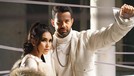 Ayu Ting Ting tampil memukau dengan balutan gaun mewah dalam video klip Apalah Cinta yang berkolaborasi dengan artis Turki&comma; Keremcem&period;
