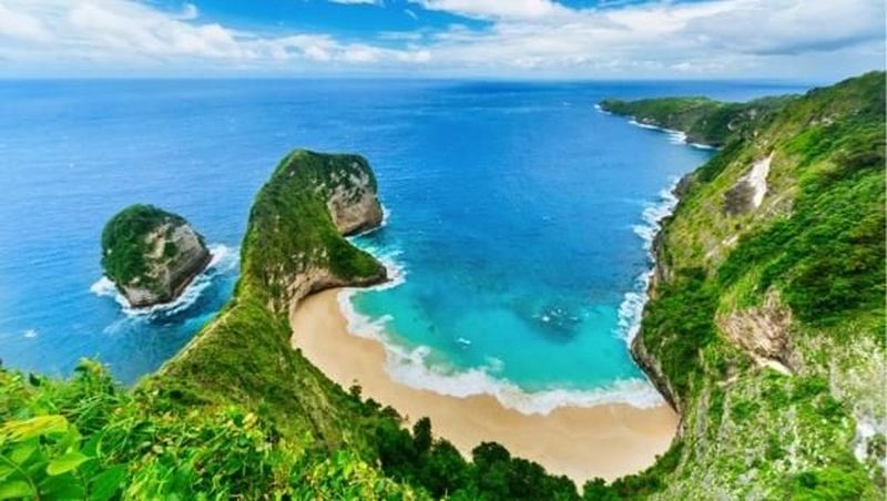 Bali punya ciri khas tersendiri bagi para pecinta traveling, pulau Dewata ini tak pernah kehabisan pantai yang indah